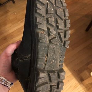 Barely used steel toes. Great condition and super comfortable